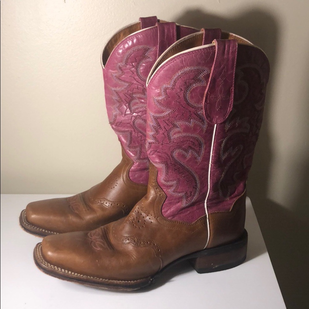 Pink cowboy / cowgirl boots